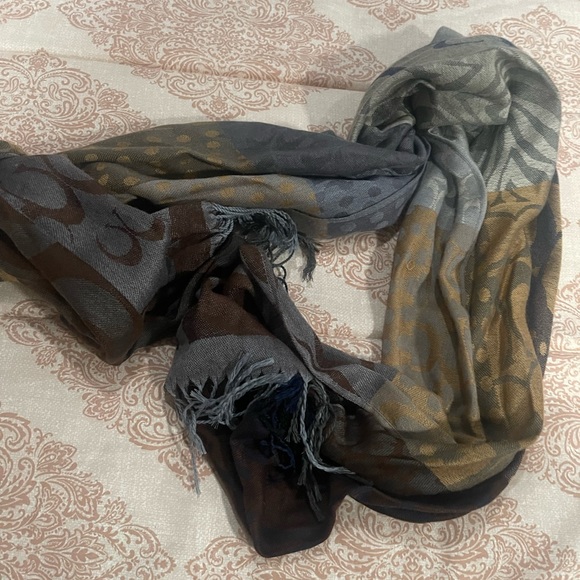 Coach Scarf - Picture 2 of 2